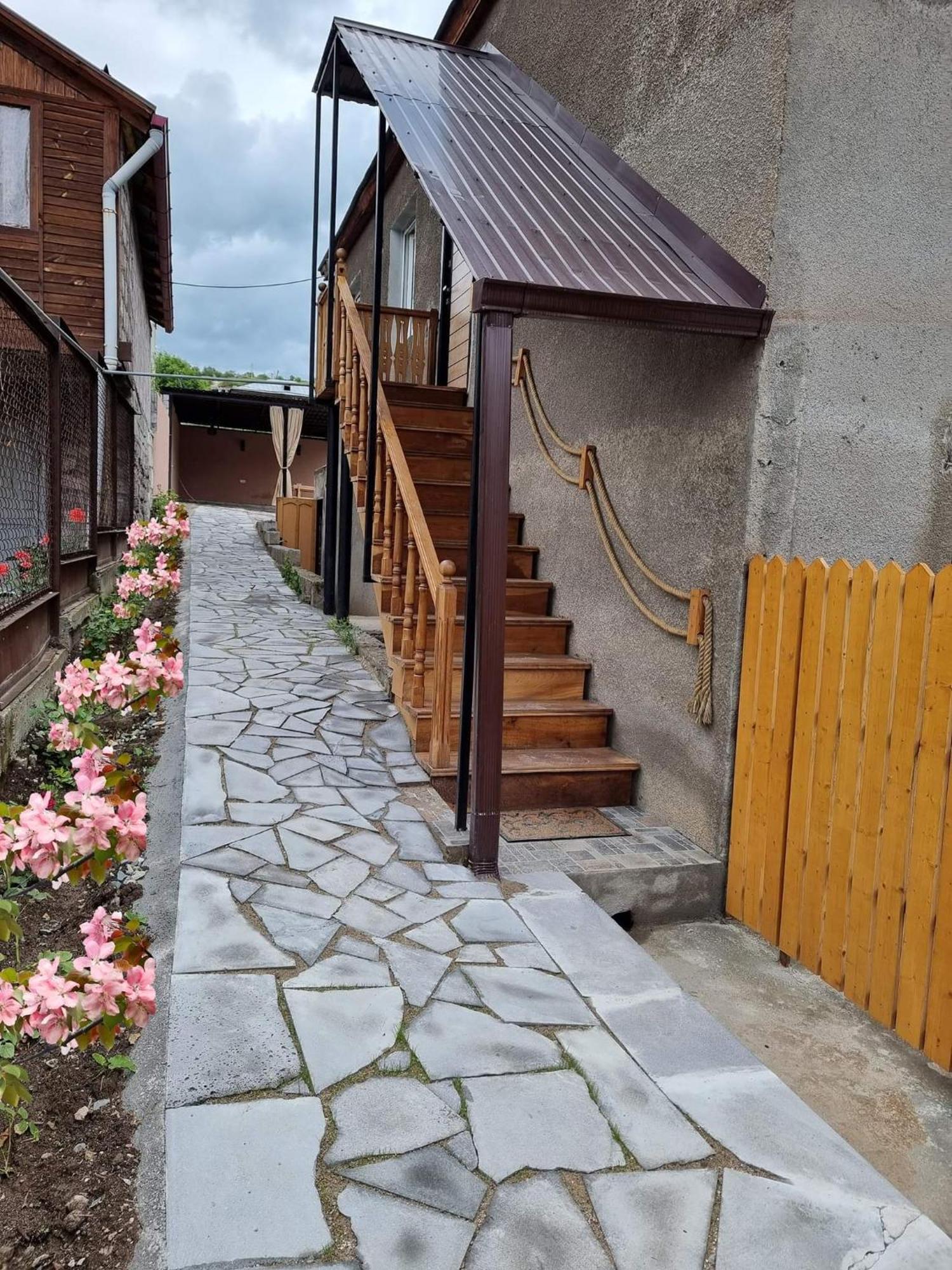 New Horizons , Apartment With 5 Bedrooms, Whole Apartment, Апартмент Целиком Dilidschan Exterior foto